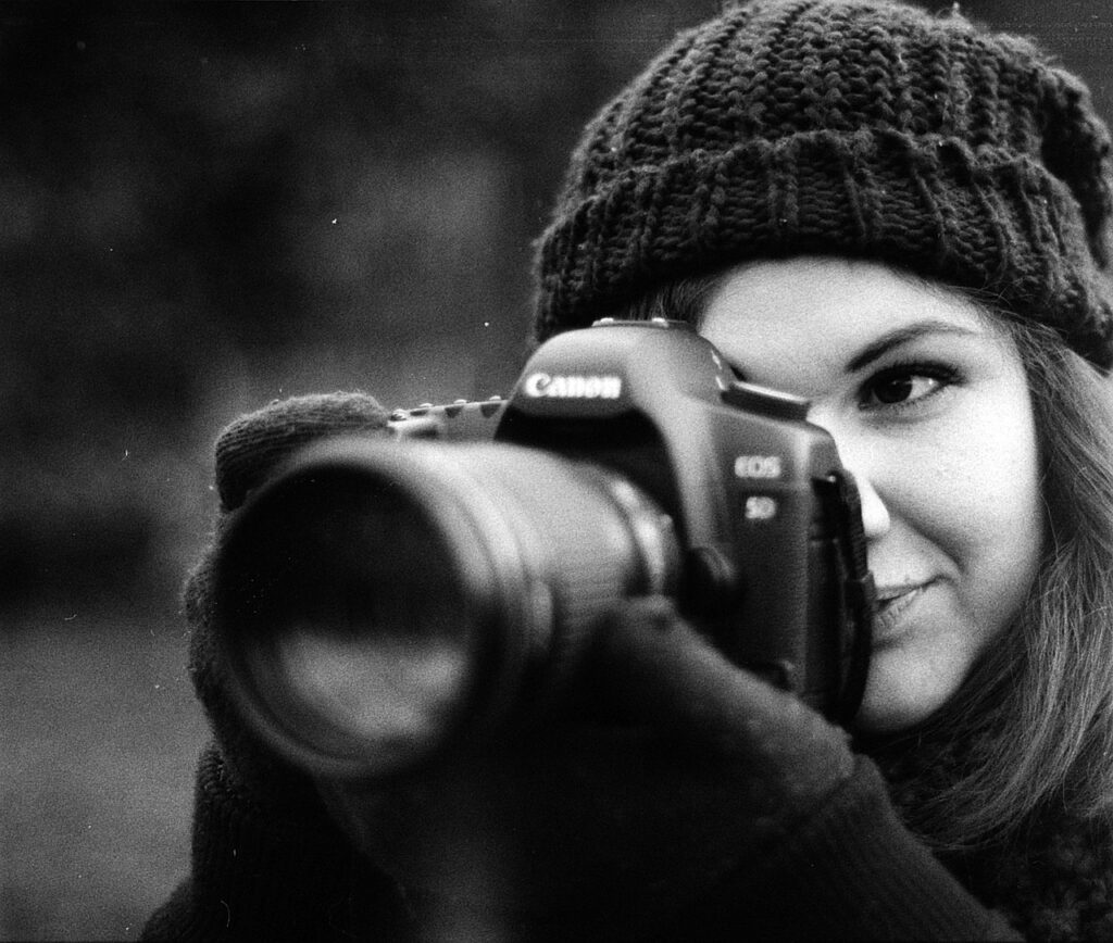 young, photographer, women-1281293.jpg